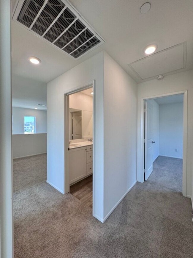 Building Photo - Newly built 4 bedroom Winchester home for ...