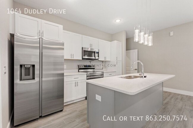 Building Photo - 1064 Dudley Dr