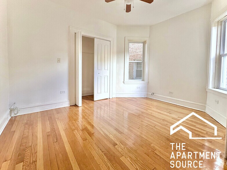 Building Photo - 5713 N Talman Ave