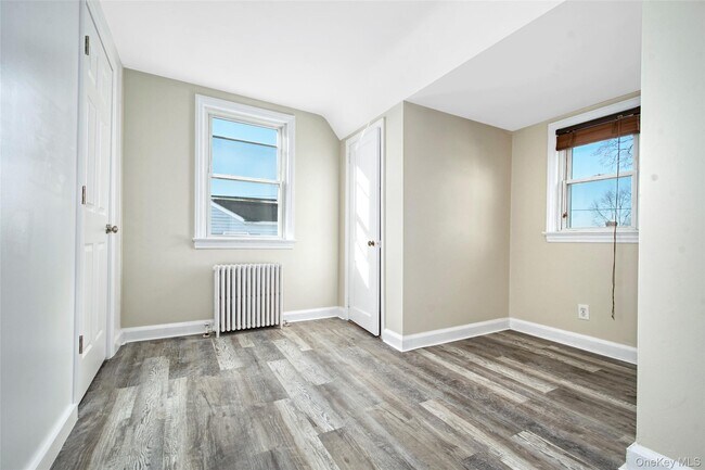 Building Photo - 18 Highview Ave