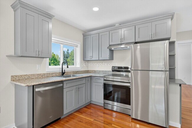 Building Photo - 4938 SE Foster Rd