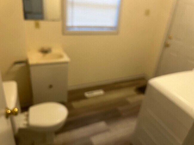 Building Photo - 1605 Hinkson Ave