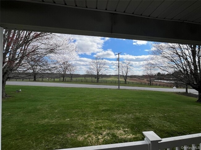 Building Photo - 867 Van Wagner Rd