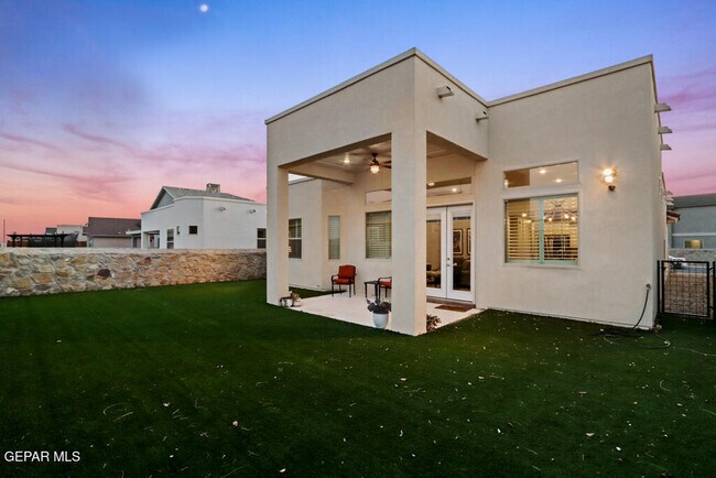 Building Photo - 4556 Marisabel Azcarate St