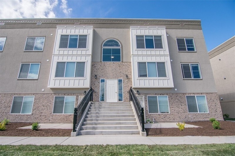 Building Photo - 799 E 550 S