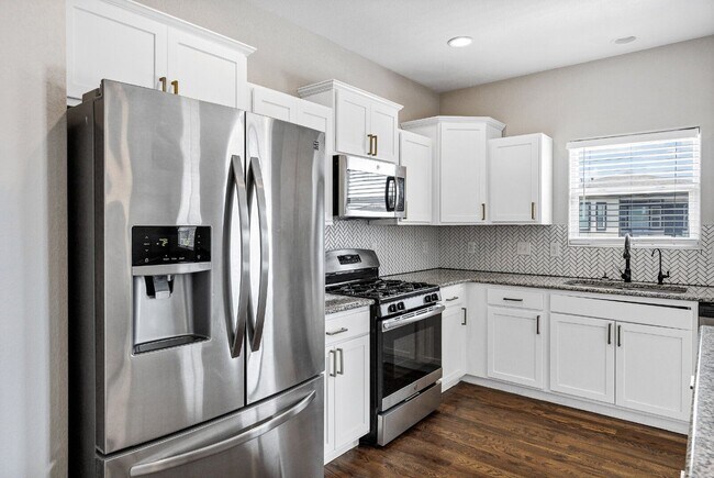 Building Photo - 7585 Alpine Daisy Dr
