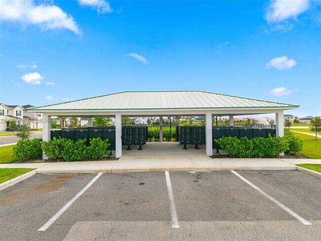Building Photo - 12303 SW Roma Cir