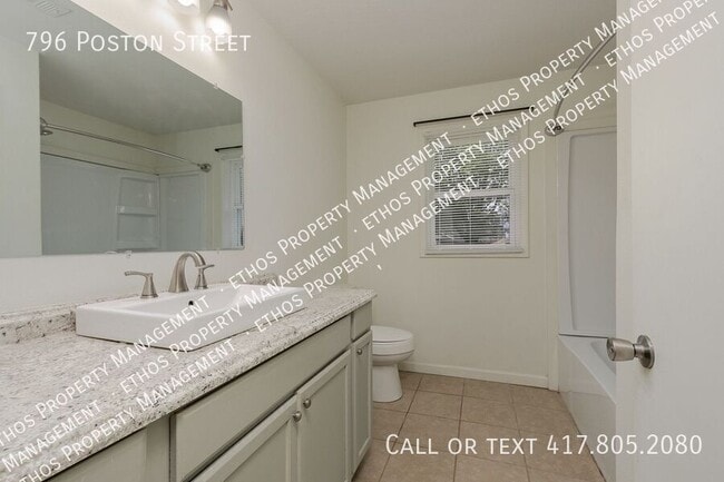 Building Photo - 796 Poston St