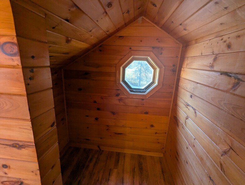 Building Photo - 615 E Miller Rd