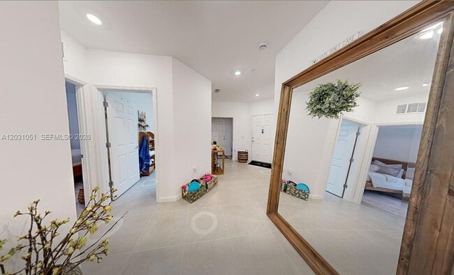 Building Photo - 5710 Mayflower Way