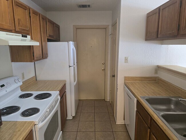 Building Photo - 9403 Kempler Dr