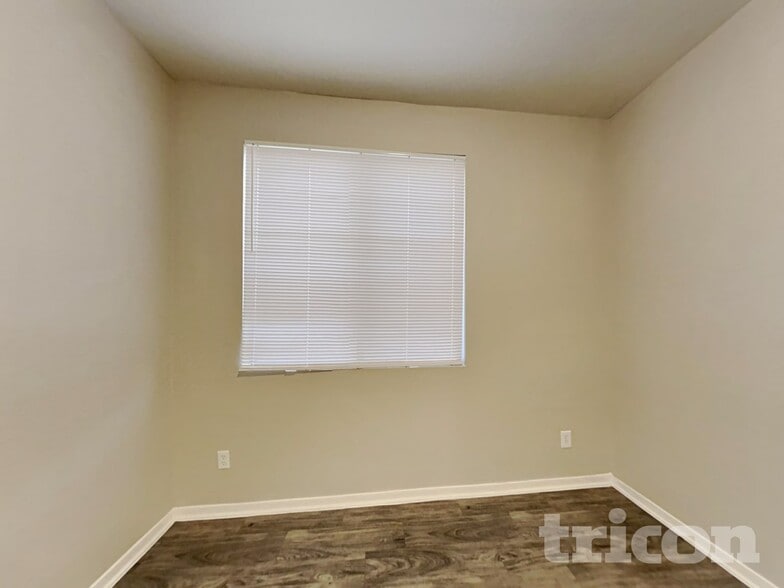 Building Photo - 6619 W Golden Ln