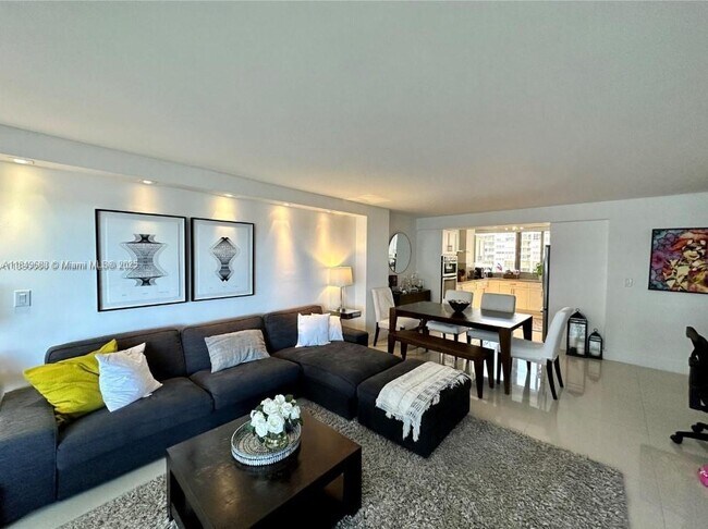 Primary Photo - 2025 Brickell Ave