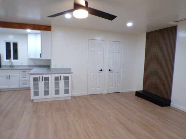 Building Photo - 739 Twin Oaks Ave