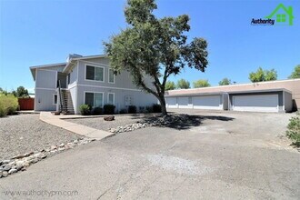 Building Photo - 900 Jamieson Ct