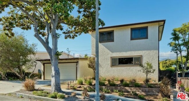 Building Photo - 7345 W 90th St