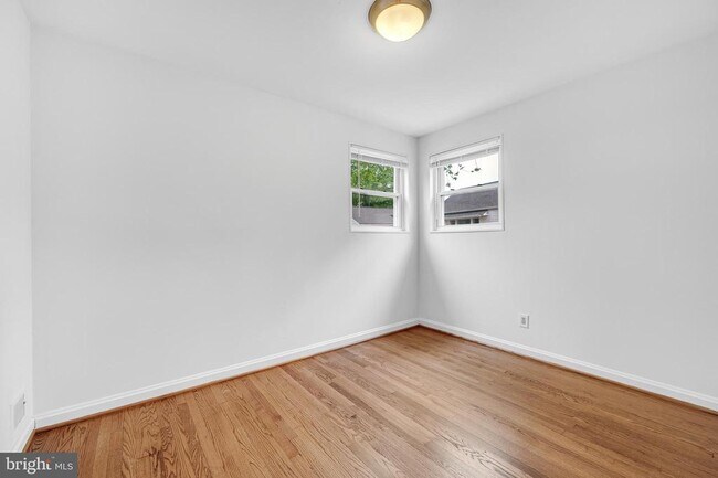 Building Photo - 5023 Druid Dr