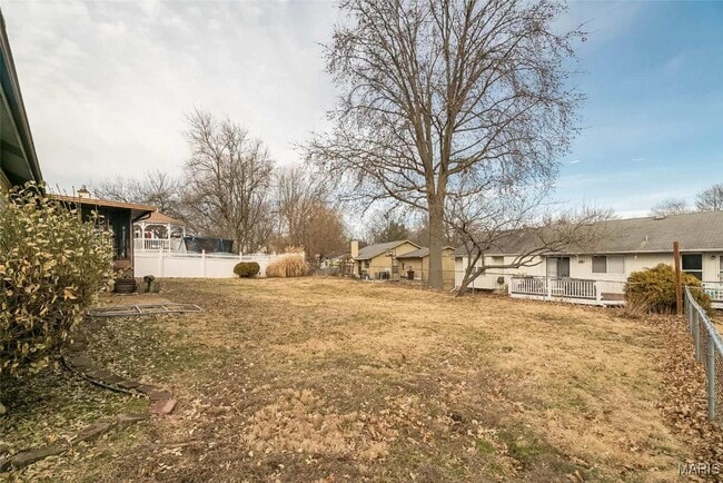 Building Photo - 2018 Creekpoint Dr