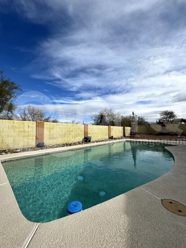 Building Photo - 2084 W Cholla Estate Dr