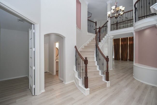 Building Photo - 26719 Wolfs Hill Ln