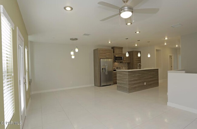 Building Photo - 5545 Buckley Dr