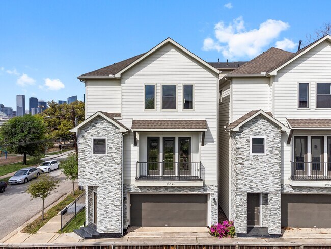 Building Photo - 2909 Gillespie St