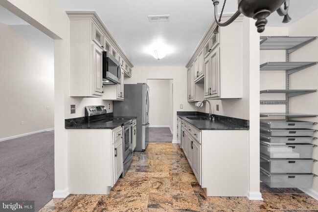 Building Photo - 15316 Pine Orchard Dr