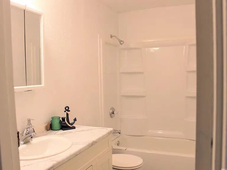 Building Photo - 1421 N Adams St