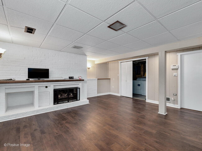 Building Photo - 5735 Virginia Ave