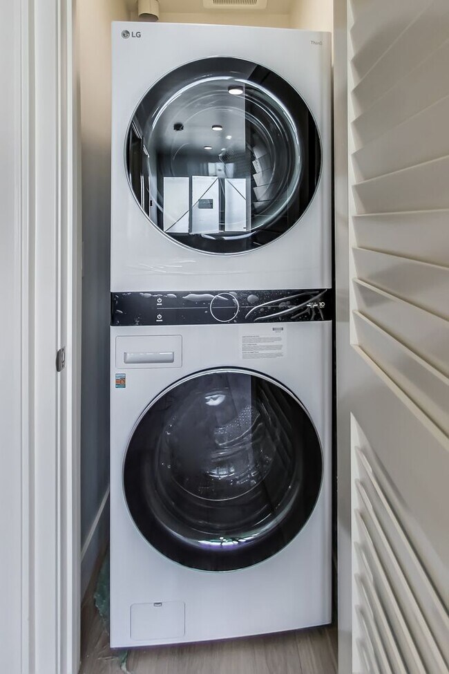 Building Photo - Brand New Renovated 2BR in Prime Dolores Location