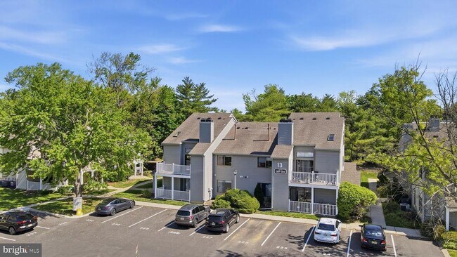Building Photo - 1310 Roberts Way