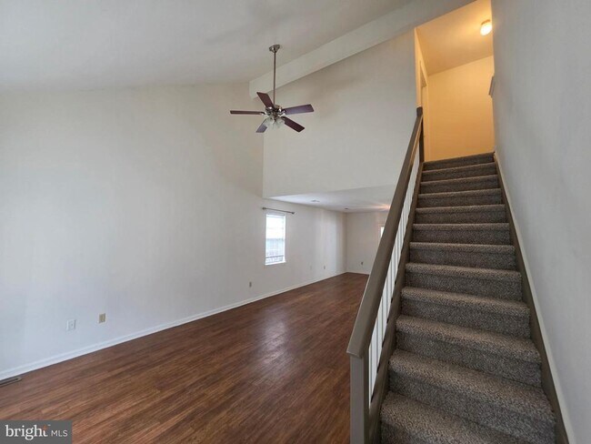 Building Photo - 9 Gristmill Dr