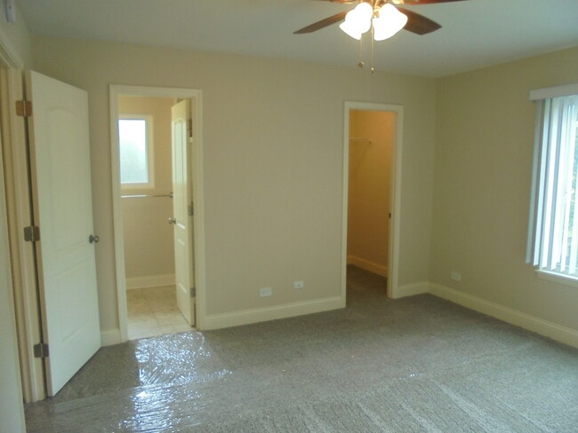 Building Photo - 1085 Hecker Dr