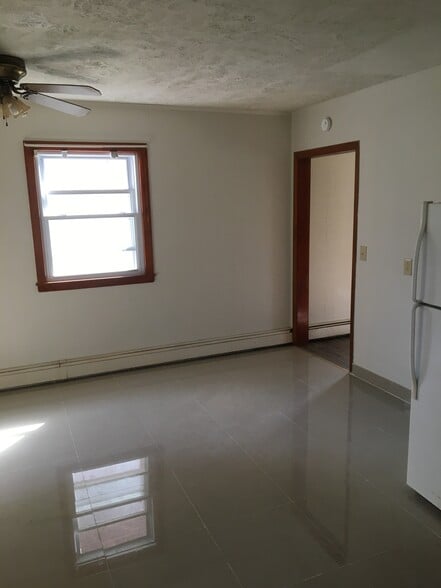 Building Photo - 401 Marlington St