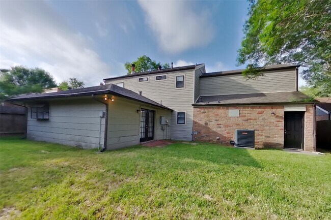 Building Photo - 16726 Britford