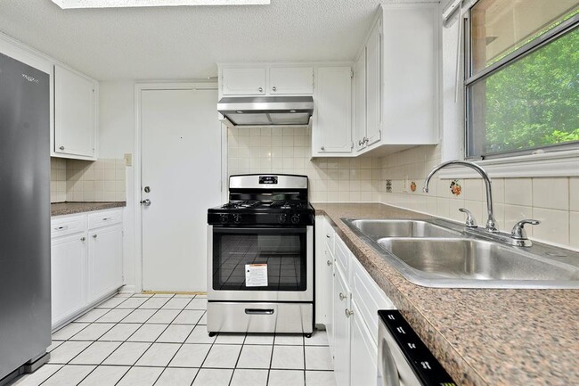 Building Photo - 5504 Abilene Trl