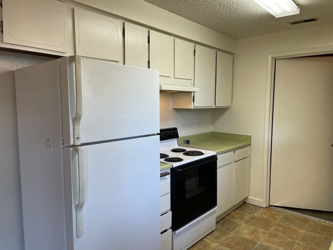 Building Photo - Nicely Tucked Away-3 Bed 2 Bath Home ~ New...