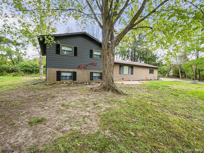 Building Photo - 7580 Thornwood St