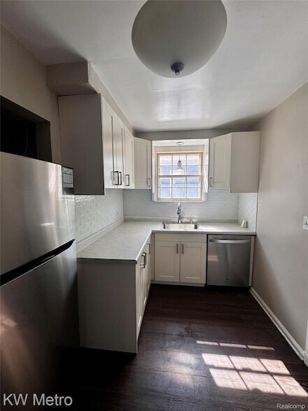 Building Photo - 1305 Collegewood St