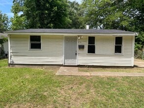 Building Photo - Remodeled Union Park 2 Bedroom House