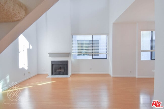 Building Photo - 1727-1727 Glendon Ave
