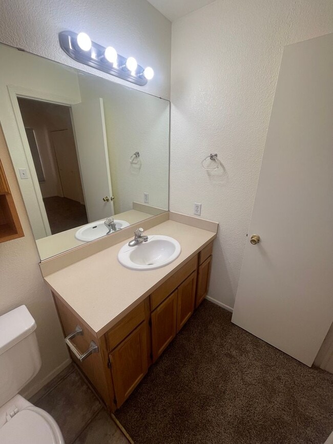 Building Photo - Charming 3-bedroom, 2-bathroom Home locate...