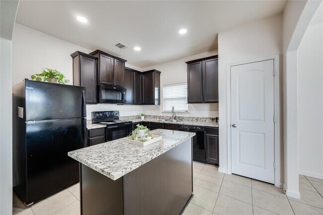 Building Photo - 19600 Woodrow Wilson St