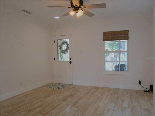 Building Photo - 2916 N Woodrow Ave
