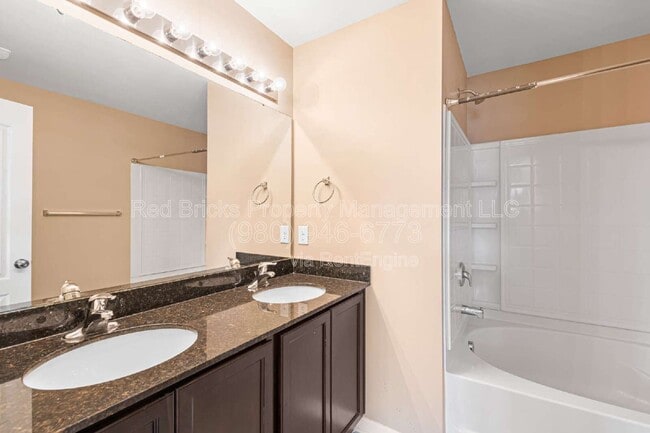 Building Photo - 12562 McGrath Dr
