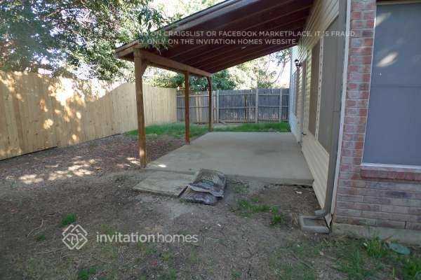 Building Photo - 2040 Cardinal Ln