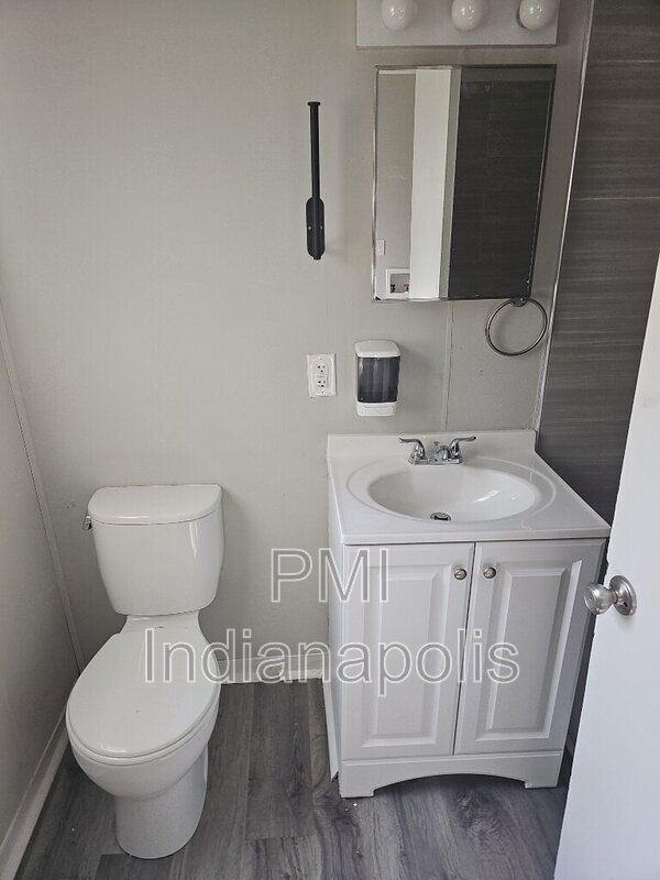 Building Photo - 3641 N Illinois St