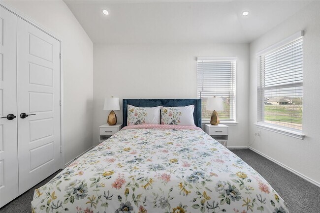 Building Photo - 12520 Anthology St