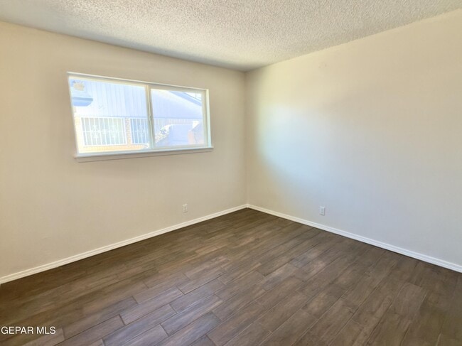 Building Photo - 5208 La Taste Ave