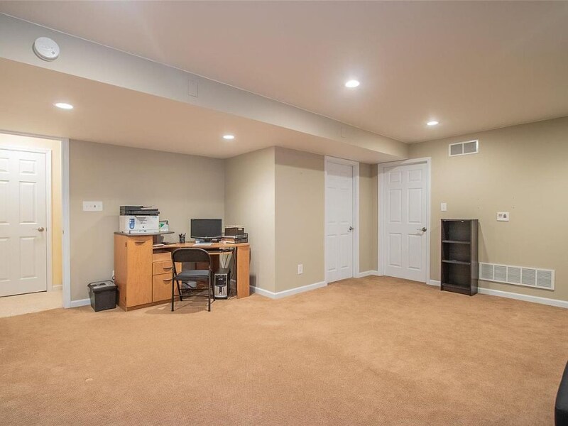 Building Photo - 320 Willott Square Dr